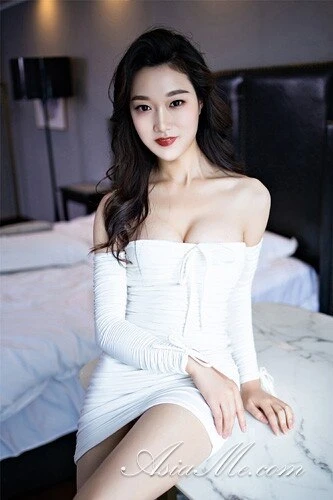 Eva Profile image 1