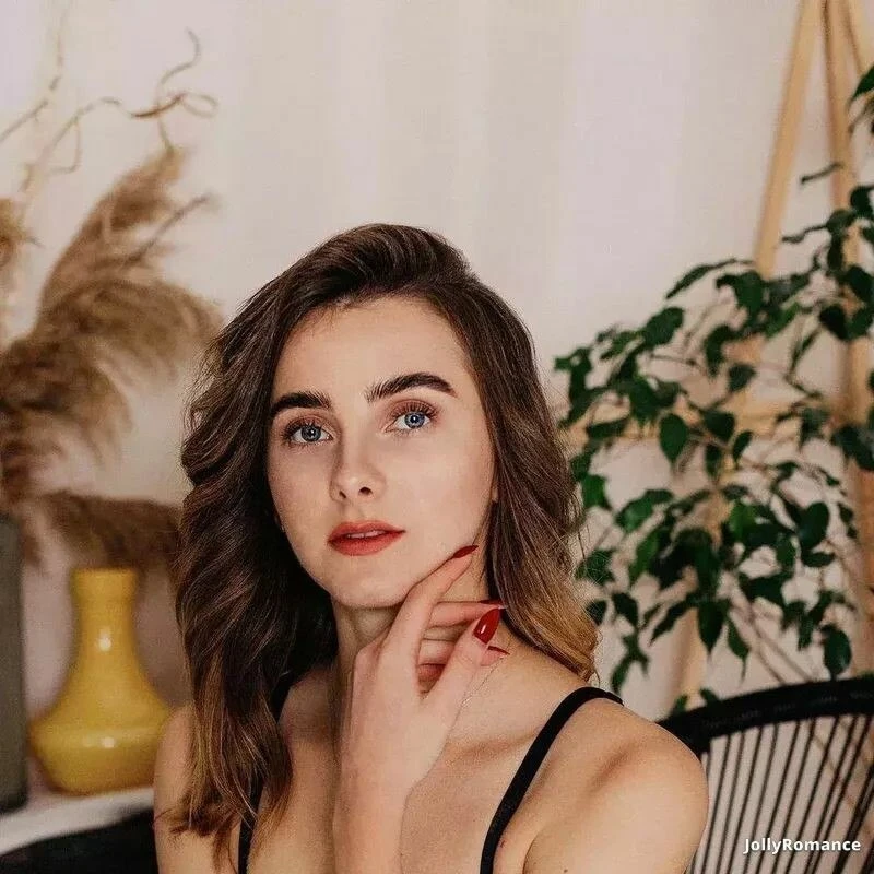 Victoria Profile image 5